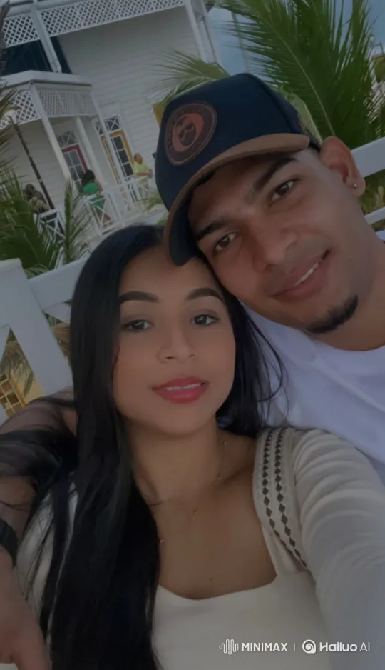 Family Joy: Couple Meets Their Jumping Daughter – AI Generated Video | Hailuo AI