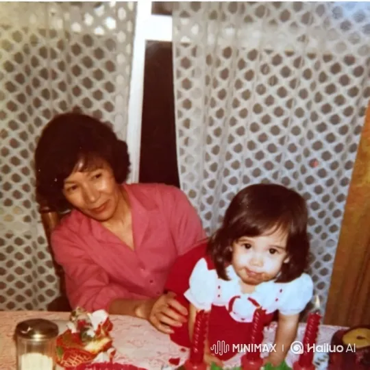 Vintage Photo Comes to Life: Woman and Child's Joyful Embrace – AI Generated Video | Hailuo AI