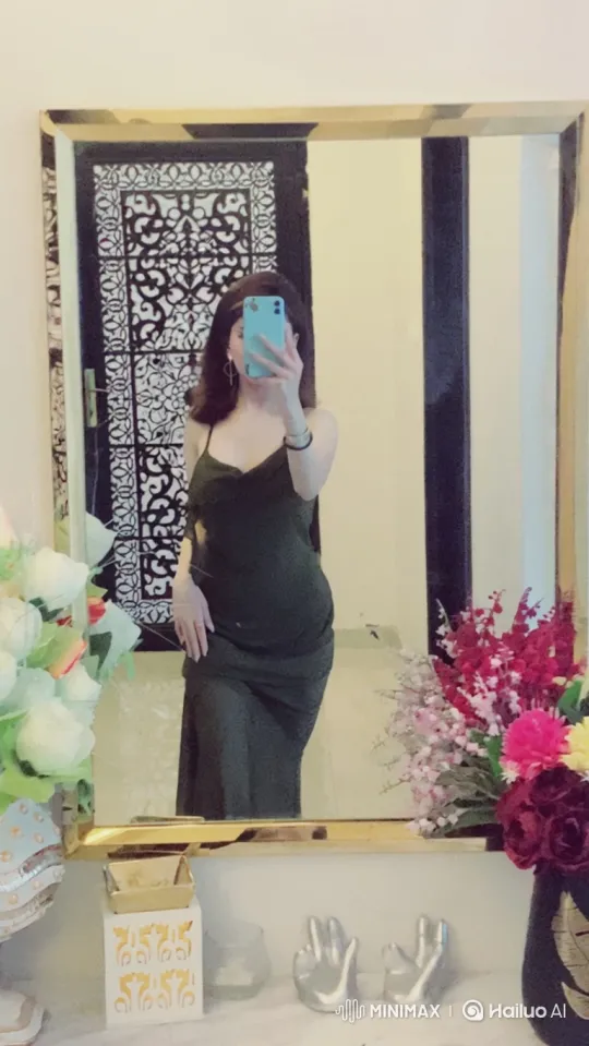 Young Woman Surprised by Attractive Police Officer in Mirror Scene – AI Generated Video | Hailuo AI
