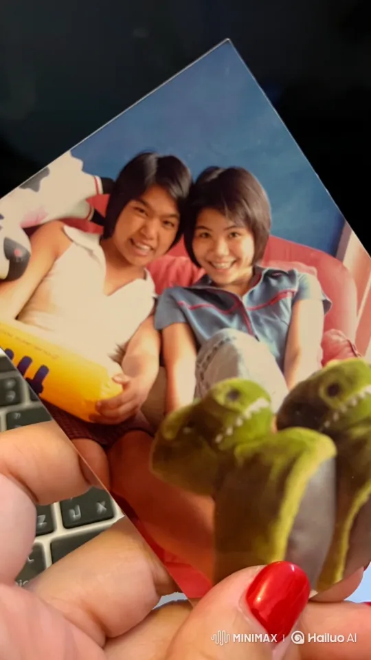 Vintage Photo of Joyful Asian Women Comes Alive – AI Generated Video | Hailuo AI