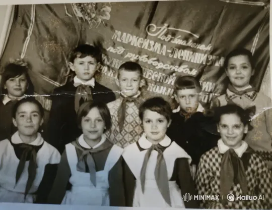 Vintage Schoolchildren Photo Comes to Life in Video – AI Generated Video | Hailuo AI