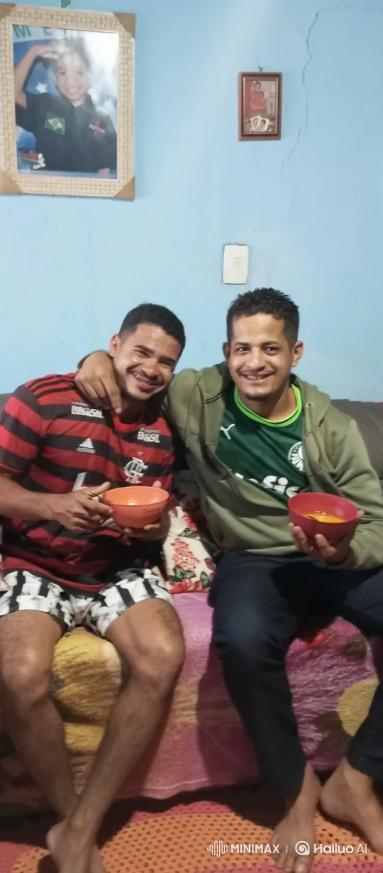 Couple Sharing Meal and Tender Kiss on Couch – AI Generated Video | Hailuo AI
