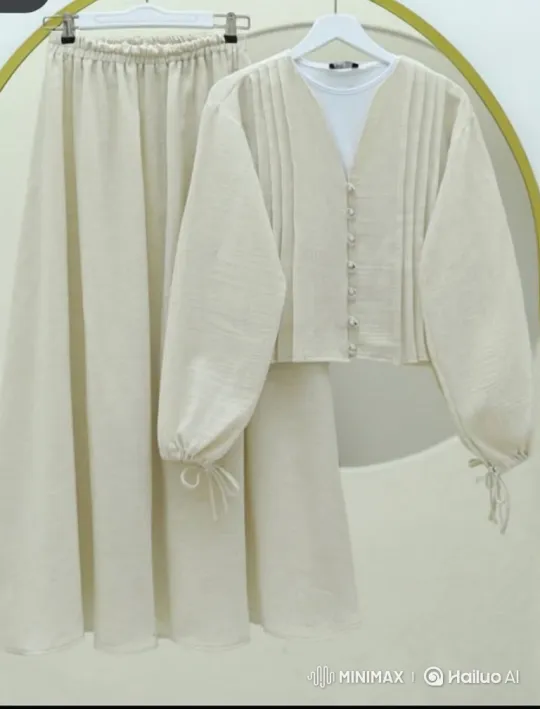 Fashion Show: Woman Spins in Chic Outfit Amid City's Bustle – AI Generated Video | Hailuo AI