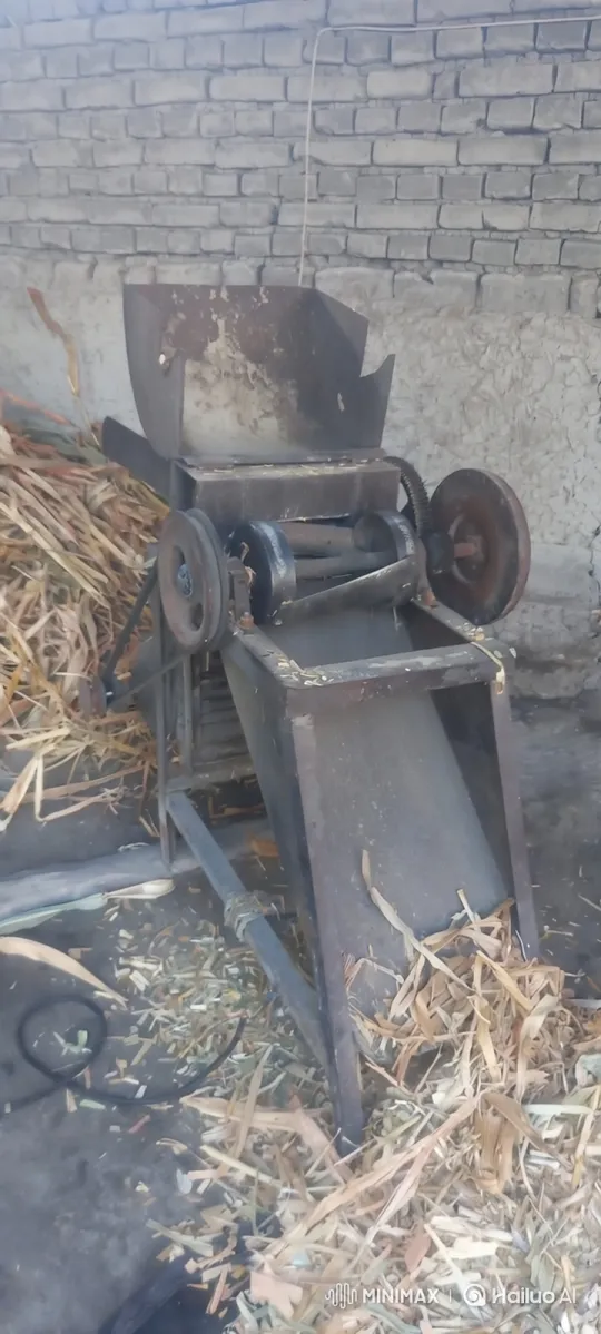 Rustic Chaff Cutter Moves in Barn with Dynamic Camera Work – AI Generated Video | Hailuo AI